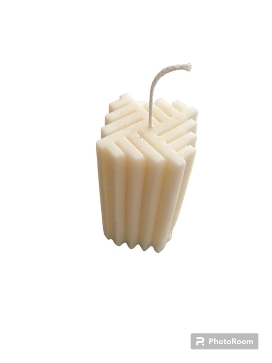Ribbed vanilla candle