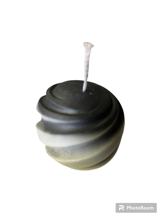Boss bottled swirl candle