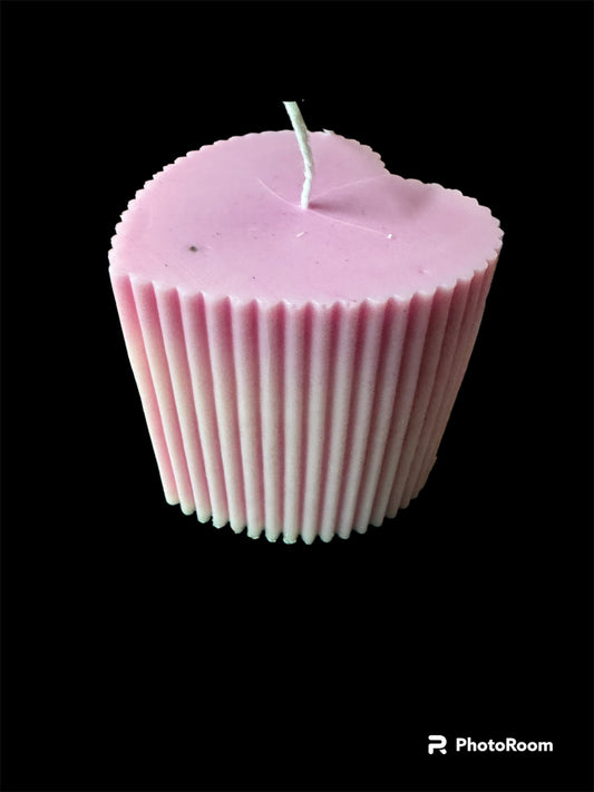 Pillar heart candle